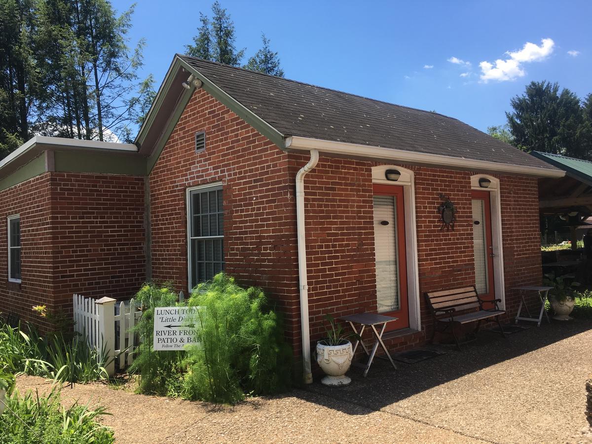 Cafe Cimino Country Inn Sutton Exterior photo